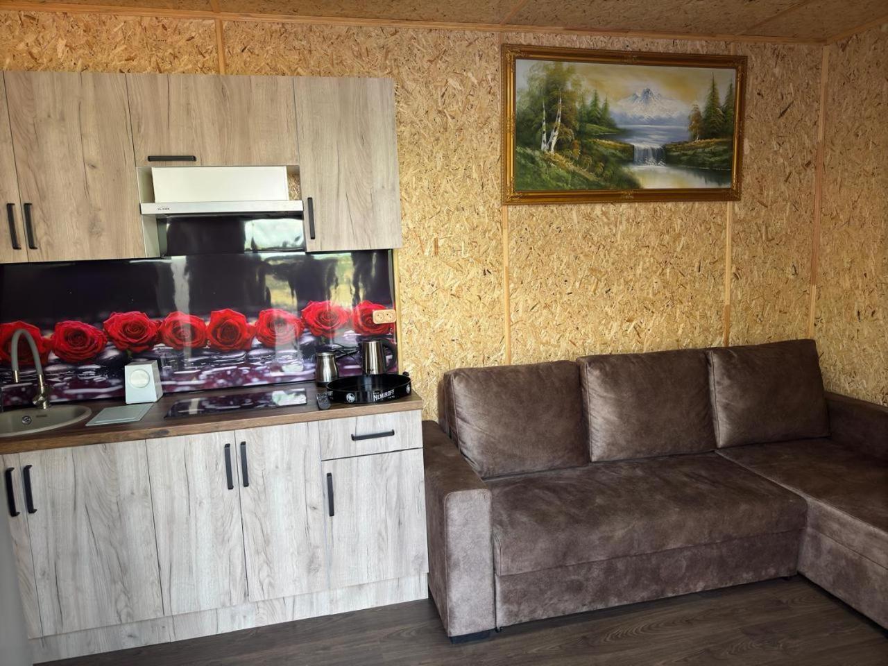 Hayots Ojakh Hotel *